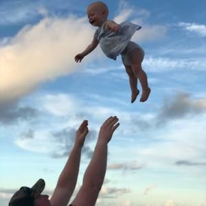 Meet your Posher, Bg